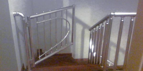 dubleks daire merdiven kapısı