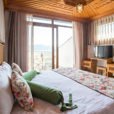 Tekirova Otel Konaklama Ve Pansiyon Hizmeti / Papatyam