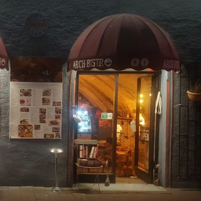 İstanbul Fatih En Yakın Et Restaurant Salonu Ve Cafe Bistro / Arch