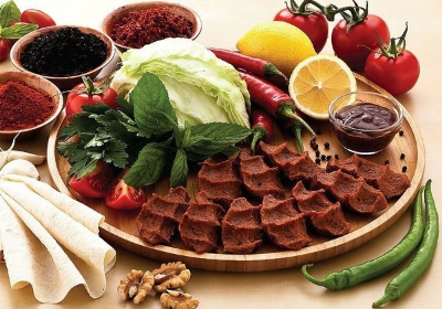 Soslu Çiğ Köfte