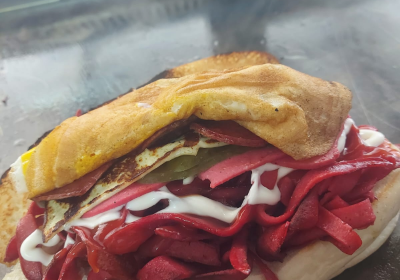 Ekmek Arası Köfte
